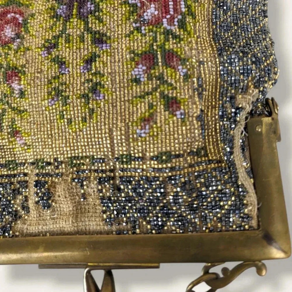 Antique Floral Micro Beaded Victorian Women's Purse with Suede Lining - Picture 8 of 12